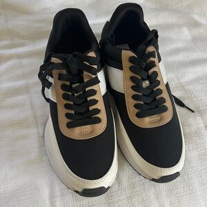 Dolce Vita Black White Tan Low-Top Sneakers